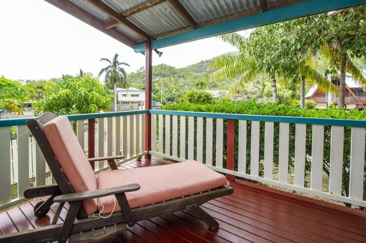 Ludbrookes Villa Nelly Bay